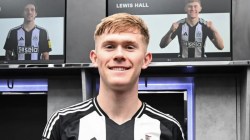 Newcastle ke Manchester United soal Lewis Hall