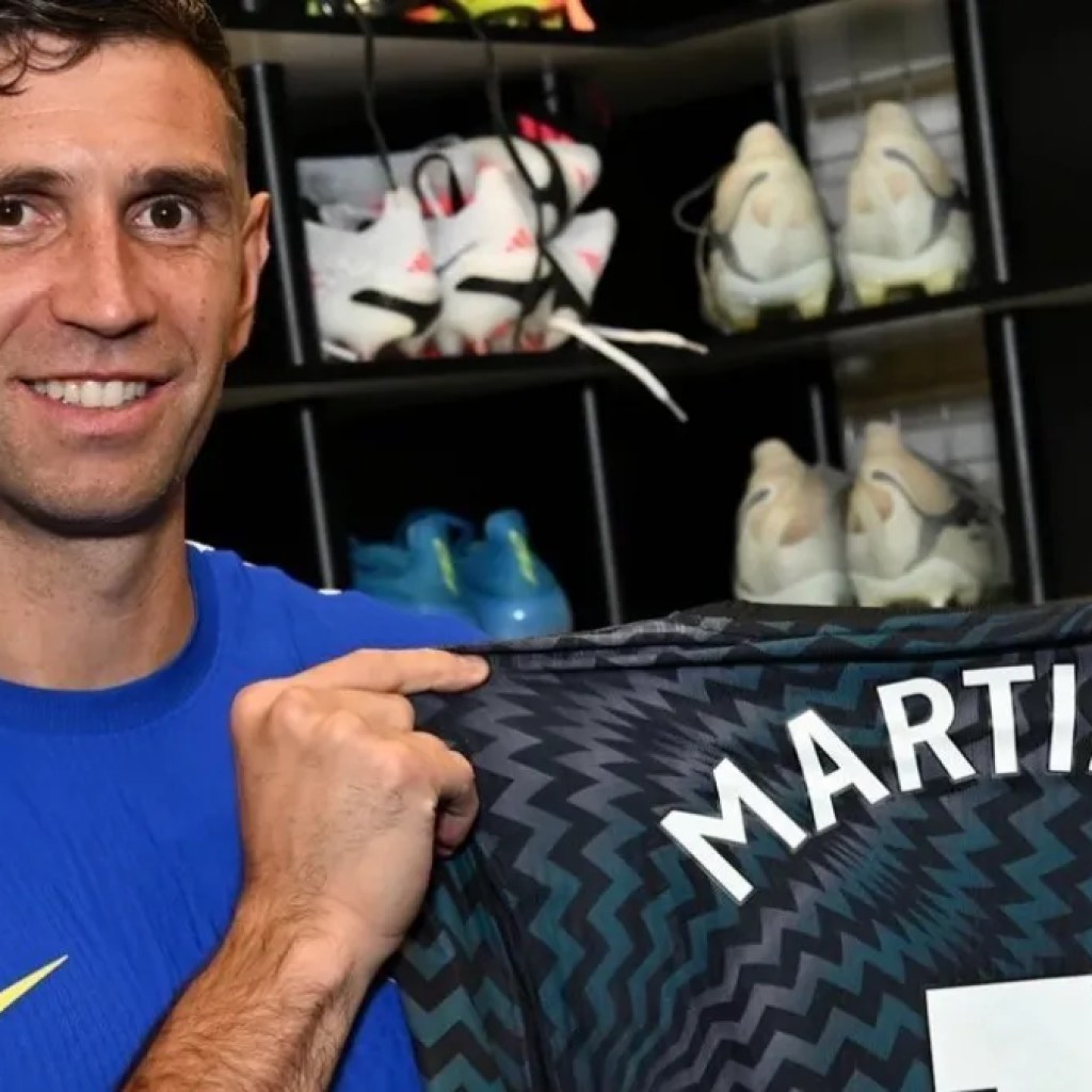 Setelah Sánchez Gabung Como, Dibu Martínez Pede Pakai Nomor 1 di Chelsea