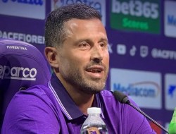 Fiorentina Terpuruk di Awal Musim, Fabio Grosso di Ujung Tanduk