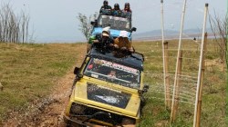 Jelajahi Keindahan Waduk Jatigede Sumedang dengan Jip Offroad, Ini Pilihan Paket dan Tarifnya