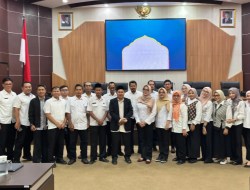 Taklim Aparatur Sekretariat DPRD Sumedang Tekankan Keseimbangan Kerja, Keluarga, dan Integritas